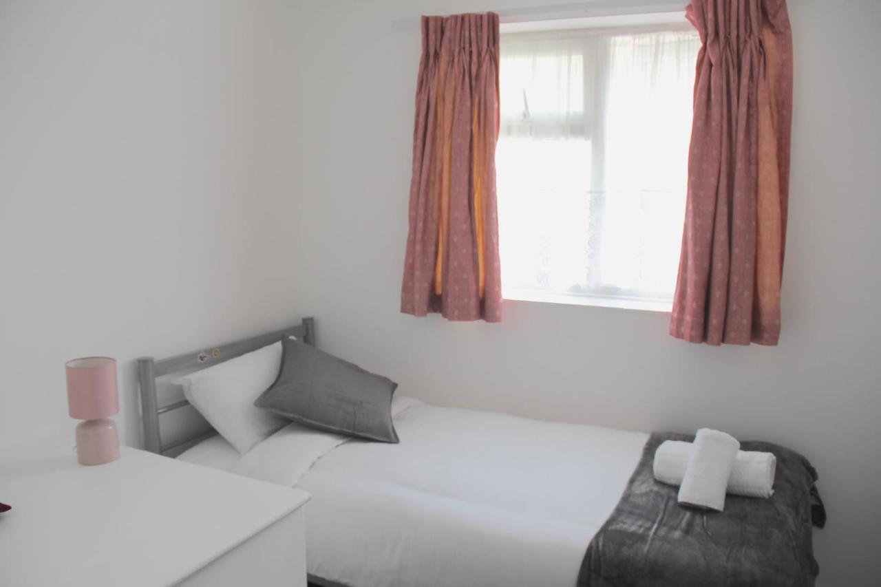 伦敦Coolfin House-Close To Excel, Contractors, Relocators, Paid Parking别墅 外观 照片